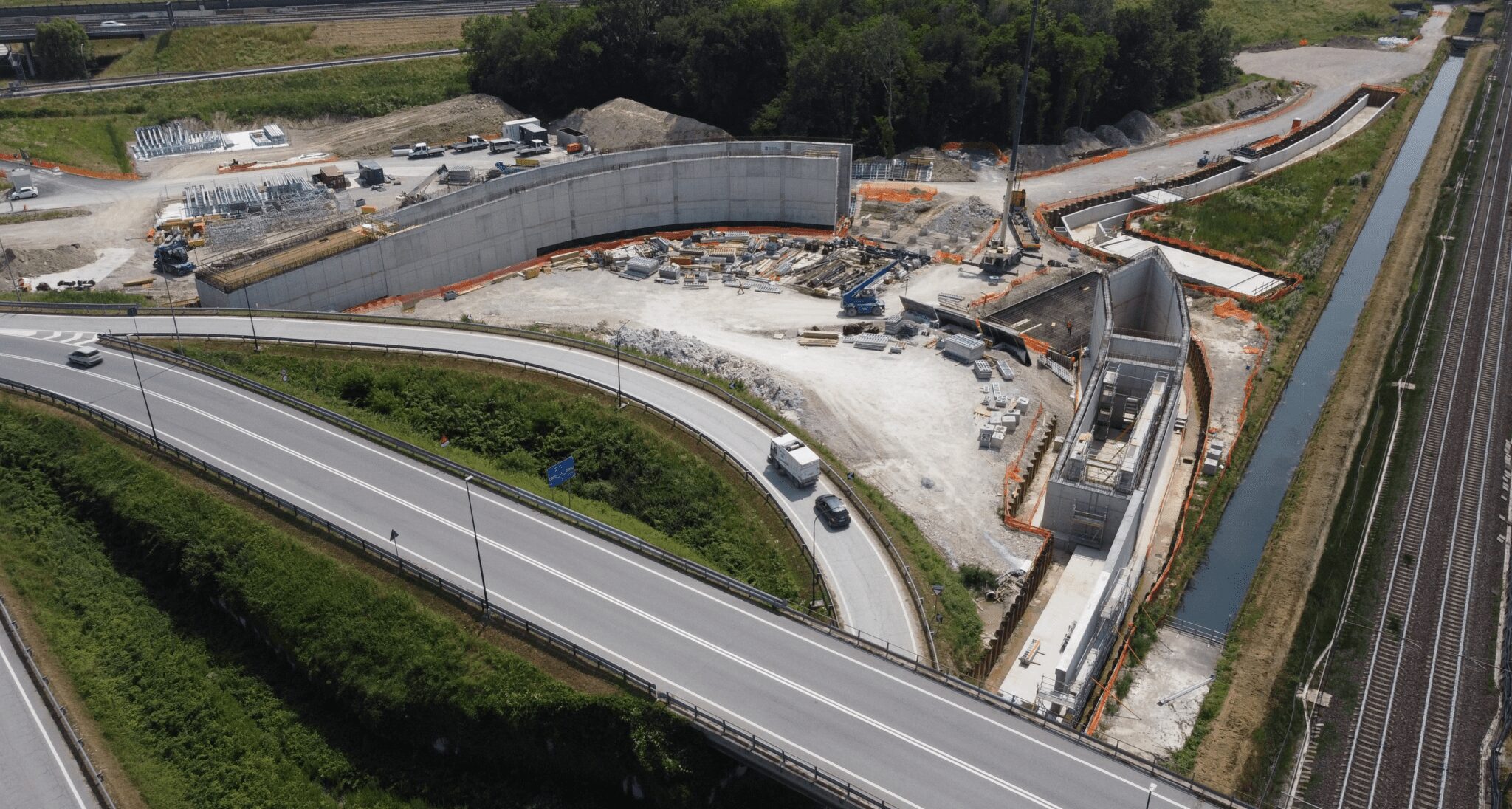 Rail link to Marco Polo Airport