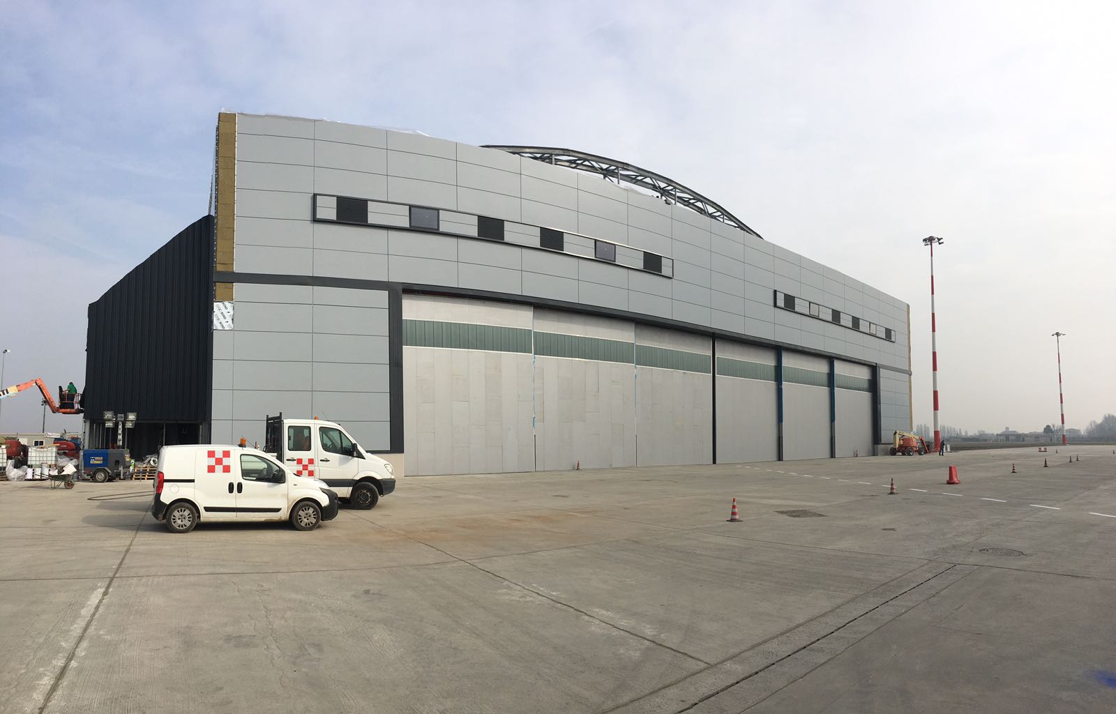 New Hangar 9 at “E. Forlanini” airport of Milano-Linate
